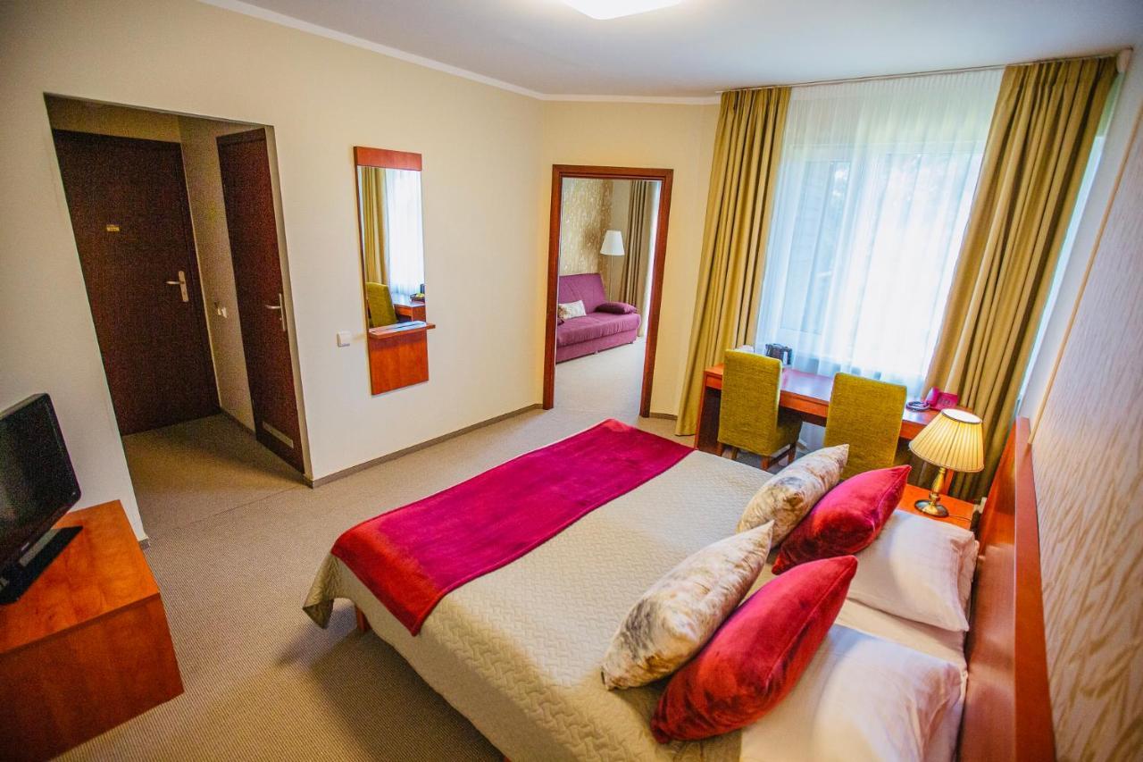 Zuvedra Hotel Ignalina Luaran gambar